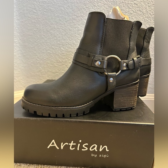 Artisan by Zigi Yolanda Leather Biker Bootie - Picture 4 of 13